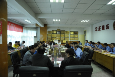 凝聚共識 保駕護(hù)航 持續(xù)服務(wù)“兩個健康”-李亞光總經(jīng)理參加榆林市檢察院、工商聯(lián)召開保促非公經(jīng)濟(jì)座談會