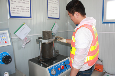 G307 LM2標(biāo)段項(xiàng)目已過(guò)半